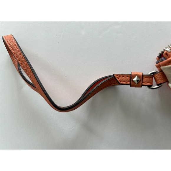 Simply Vera By Vera Wang Wristlet Clutch. White/Beige Bow On Peach Colored Purse - Picture 4 of 8